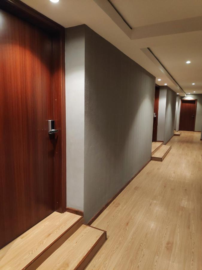 Ez Suites Μπαντάρ Σερί Μπεγκαβάν Εξωτερικό φωτογραφία